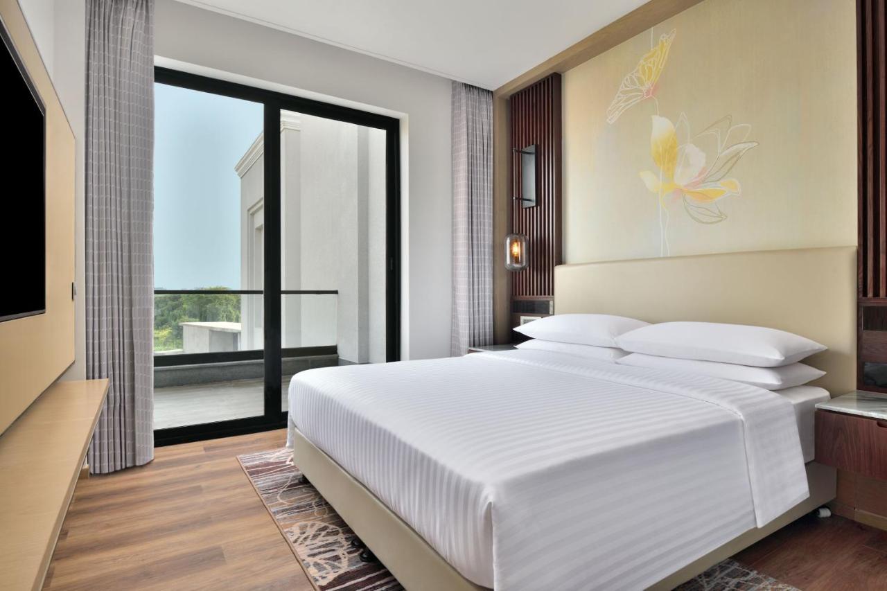Courtyard By Marriott Gorakhpur Hotel Exterior foto