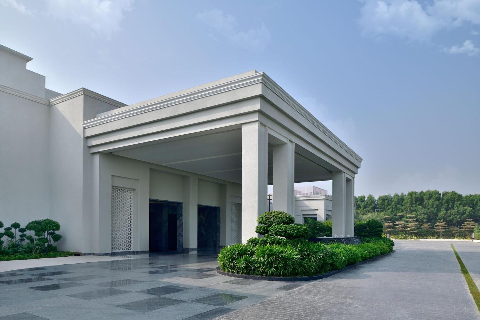 Courtyard By Marriott Gorakhpur Hotel Exterior foto