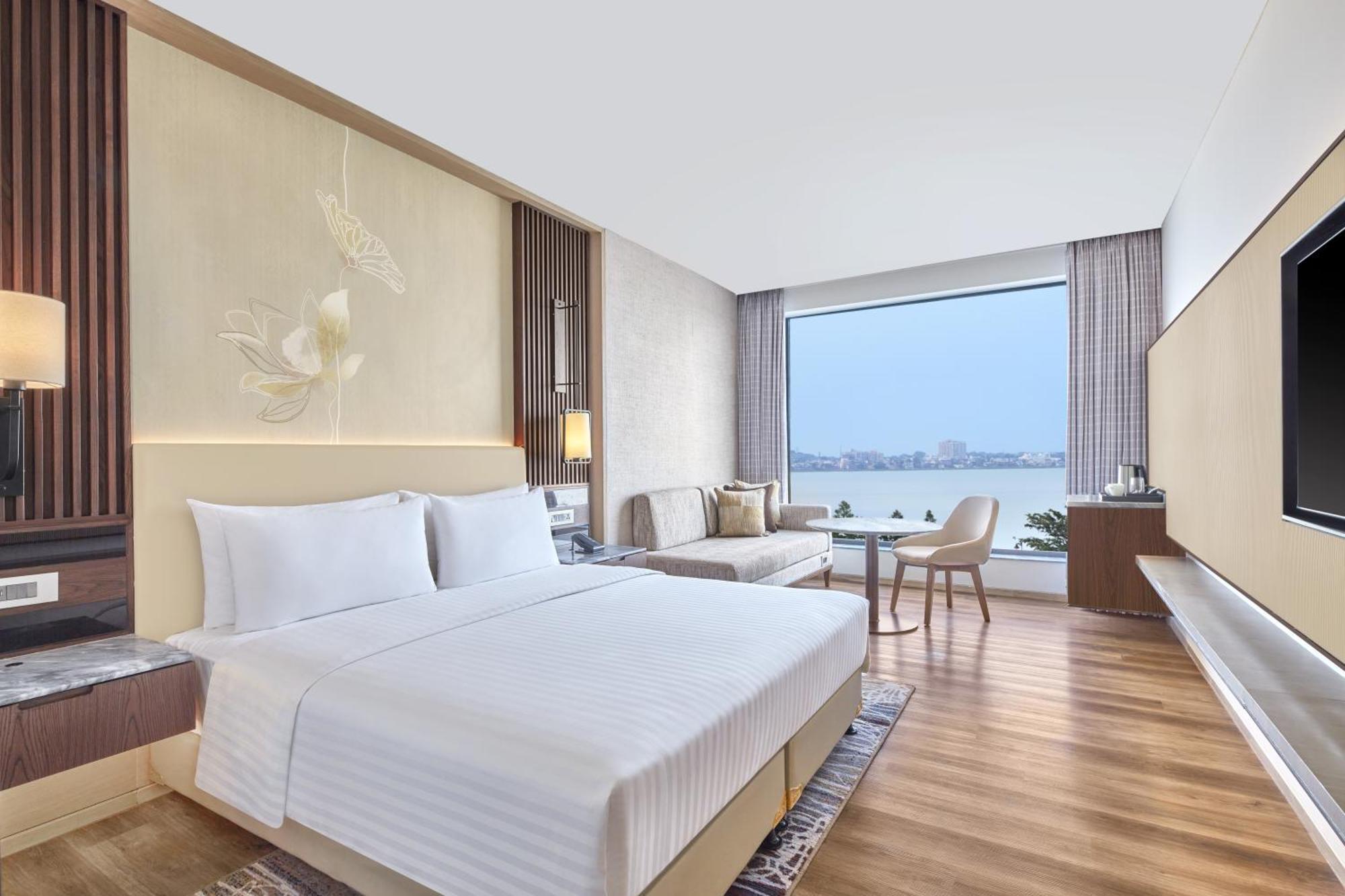 Courtyard By Marriott Gorakhpur Hotel Exterior foto